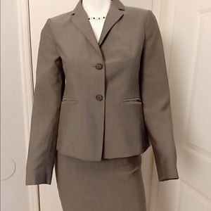 Ann Taylor blazer (2p) skirt (0p)